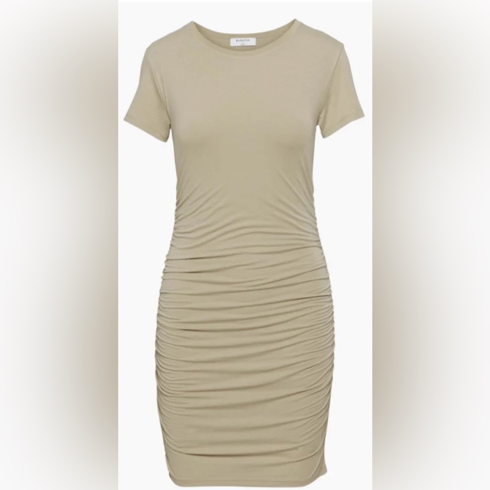 Babaton Rushed mini dress -
Formal or casual wear. M size ! Double layers!